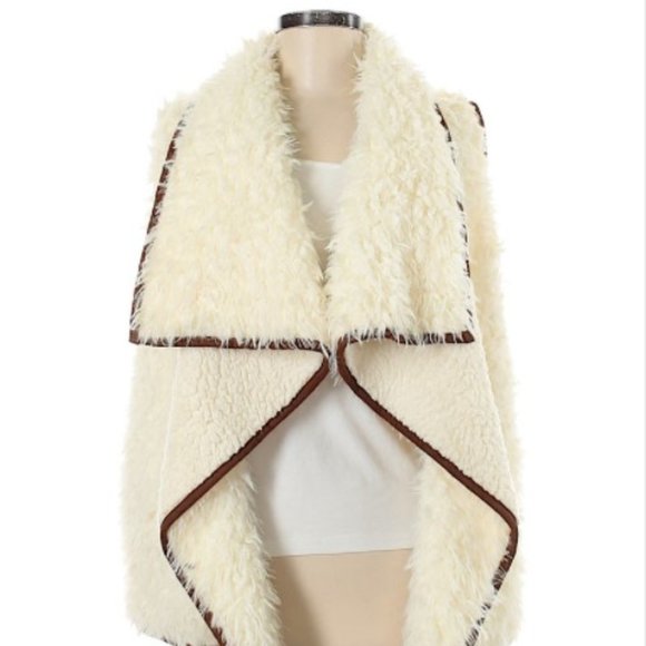 Peach Love California Jackets & Blazers - Peach Love Size M Faux Fur Vest